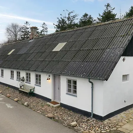 Historic Ferry House By Limfjorden In Sillerslev Oster Assels